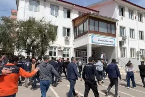 Σκηνές από ταινία τρόμου έζησαν οι μαθητές (βίντεο)