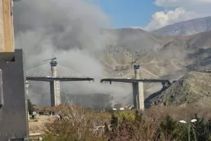 Ο Τραμπ...έδωσε βίντεο από βομβαρδισμό γέφυρας - 8 νεκροί