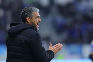 Αουτσάιντερ για 3η φορά