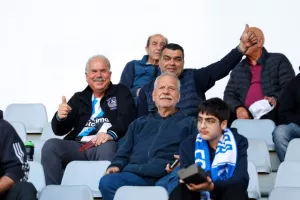 Εντυπωσιακή ατμόσφαιρα... ο κόσμος του Απόλλωνα