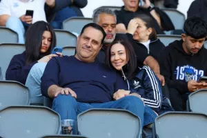 Εντυπωσιακή ατμόσφαιρα... ο κόσμος του Απόλλωνα