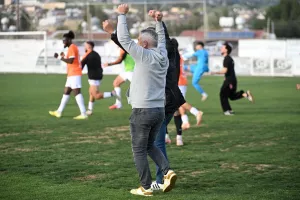 (ΒΙΝΤΕΟ Kerkida/φώτος) Πανηγύρισε την άνοδο με Sha La La La!