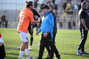 (ΒΙΝΤΕΟ Kerkida/φώτος) Πανηγύρισε την άνοδο με Sha La La La!