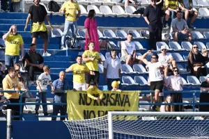 Ομόνοια Αραδίππου-Freedom24 Krasava ΕΝΥ: Τους...σόκαρε ο Μπα! (φώτος)