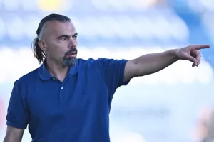 Ομόνοια Αραδίππου-Freedom24 Krasava ΕΝΥ: Τους...σόκαρε ο Μπα! (φώτος)