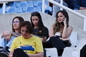 (ΑΠΟΕΛ-Πάφος) ΦΩΤΟΣ από τις κερκίδες