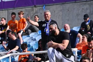 (ΑΠΟΕΛ-Πάφος) ΦΩΤΟΣ από τις κερκίδες