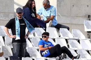 (ΑΠΟΕΛ-Πάφος) ΦΩΤΟΣ από τις κερκίδες