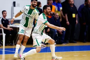 Το ΑΠΟΕΛ επέστρεψε απ' το 3-0 και προκρίθηκε στον τελικό! 
