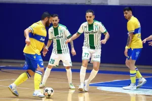 Το ΑΠΟΕΛ επέστρεψε απ' το 3-0 και προκρίθηκε στον τελικό! 