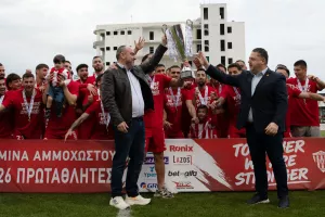 (ΒΙΝΤΕΟ/ΦΩΤΟΣ) Το ΣΗΚΩΣΕ εν μέσω αποθέωσης!