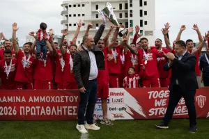 (ΒΙΝΤΕΟ/ΦΩΤΟΣ) Το ΣΗΚΩΣΕ εν μέσω αποθέωσης!