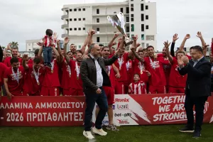 (ΒΙΝΤΕΟ/ΦΩΤΟΣ) Το ΣΗΚΩΣΕ εν μέσω αποθέωσης!