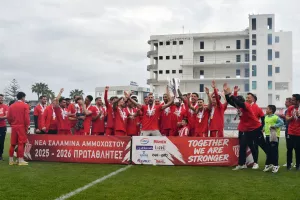 (ΒΙΝΤΕΟ/ΦΩΤΟΣ) Το ΣΗΚΩΣΕ εν μέσω αποθέωσης!