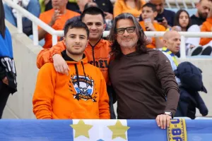 ΦΩΤΟΣ από τις κερκίδες στο ΑΠΟΕΛ-Απόλλων