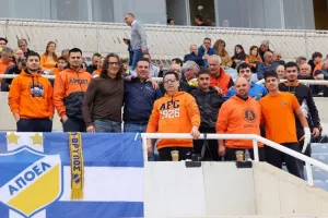 ΦΩΤΟΣ από τις κερκίδες στο ΑΠΟΕΛ-Απόλλων