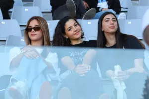 Εντυπωσιακή ατμόσφαιρα... ο κόσμος του Απόλλωνα