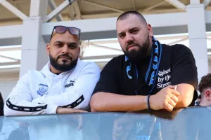 Εντυπωσιακή ατμόσφαιρα... ο κόσμος του Απόλλωνα