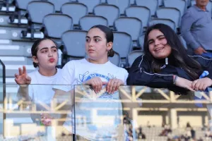 Εντυπωσιακή ατμόσφαιρα... ο κόσμος του Απόλλωνα