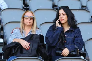 Εντυπωσιακή ατμόσφαιρα... ο κόσμος του Απόλλωνα