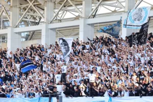 Εντυπωσιακή ατμόσφαιρα... ο κόσμος του Απόλλωνα