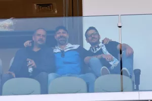 Εντυπωσιακή ατμόσφαιρα... ο κόσμος του Απόλλωνα