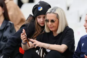 ΦΩΤΟΣ από τις κερκίδες στο ΑΠΟΕΛ-Απόλλων