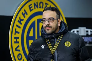 "Άλλες ομάδες κουβαλούν δεκάδες εκατομμύρια σε υποχρεώσεις/Όχι σε καφενειακού επιπέδου προσεγγίσεις"