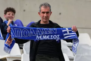 ΦΩΤΟΣ από τις κερκίδες στο ΑΠΟΕΛ-Απόλλων