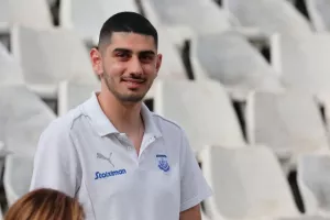 ΦΩΤΟΣ από τις κερκίδες στο ΑΠΟΕΛ-Απόλλων