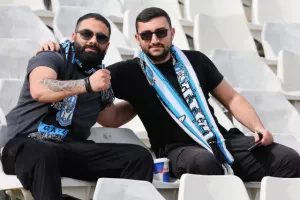 ΦΩΤΟΣ από τις κερκίδες στο ΑΠΟΕΛ-Απόλλων