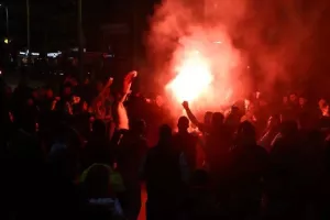"Hφαίστειο" η Νέα Φιλαδέλφεια - Η αποστολή της ΑΕΚ αποθεώθηκε! (Βίντεο)
