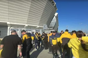 Pre Game Party... οι ΑΕΛίστες (Φώτος)