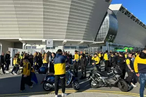 Pre Game Party... οι ΑΕΛίστες (Φώτος)