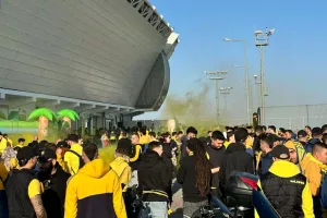 Pre Game Party... οι ΑΕΛίστες (Φώτος)