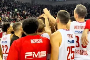 Η στιγμή της επίστροφής του Φαλ στο παρκέ (παρακάμερα)