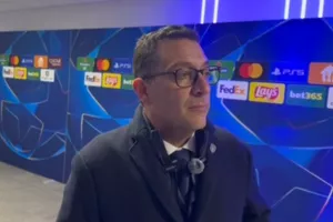 Aνάρτηση από Χάρη με... "σκυλί που γαβγίζει"