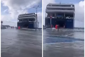 Ένα η θάλασσα με το λιμάνι της Τήνου!