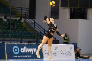 (Φώτος) Το κύπελλο στην Ολυμπιάδα