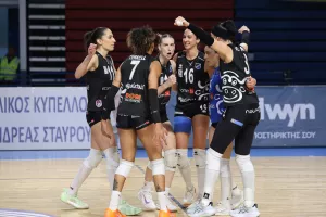 (Φώτος) Το κύπελλο στην Ολυμπιάδα