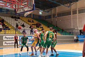 (Φώτος kerkida) ΑΠΟΕΛ-ΑΕΚ: Νίκη για τους "γαλαζοκίτρινους" και στα... ίσα η σειρά