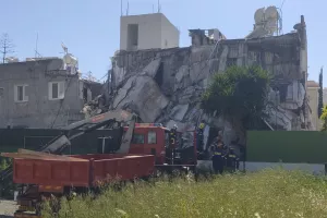 Στους δύο οι νεκροί που ανασύρθηκαν από τα συντρίμμια της πολυκατοικίας