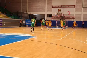 (Φώτος kerkida) ΑΠΟΕΛ-ΑΕΚ: Νίκη για τους "γαλαζοκίτρινους" και στα... ίσα η σειρά