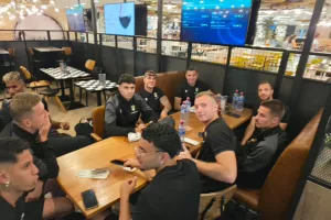 Έκλεισε... φιλικό με την ΑΕΚ Αθηνών! (Φώτος) 