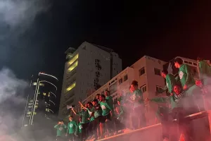 (BINTEO Kerkida/φώτος) Έκαναν τη νύχτα μέρα στην Πλατεία Ελευθερίας!