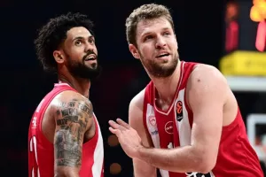 Ο Ολυμπιακός καθάρισε την Αρμάνι και πάει πρώτος στα playoffs!