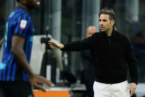 Η απάντηση του Φάμπρεγκας για το φημολογούμενο ενδιαφέρον της Τσέλσι