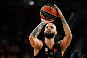 “Τεράστιο παιχνίδι, να ετοιμαστούμε για τη δυναμική τους άμυνα”