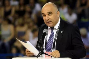 Απόλλων/Στηρίζει Λούη Δημητρίου
