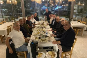 Βυσσινί... δείπνο